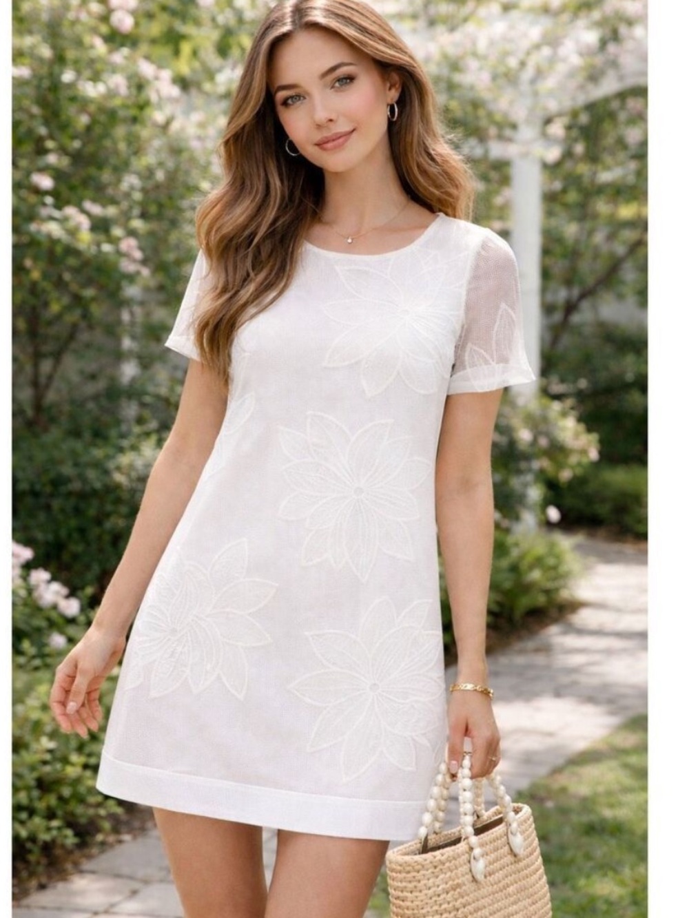 Avec Les Filles White Floral Appliqué Shift Mini Dress Size Small - Picture 1 of 12